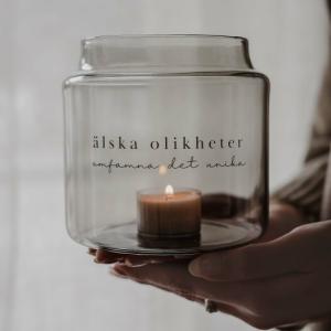 Ljuslykta Älska olikheter - Majas lyktor/Hjärnfonden Barn